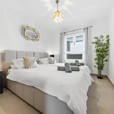 Sunny Golf - Luxury Penthouse - Rooftop Retreat Lejlighed