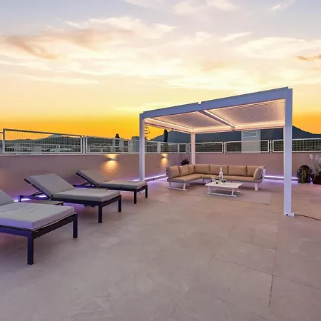 Sunny Golf - Luxury Penthouse - Rooftop Retreat Lejlighed *