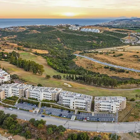 Sunny Golf - Luxury Penthouse - Rooftop Retreat Estepona