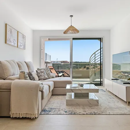 Sunny Golf - Luxury Penthouse - Rooftop Retreat * Estepona