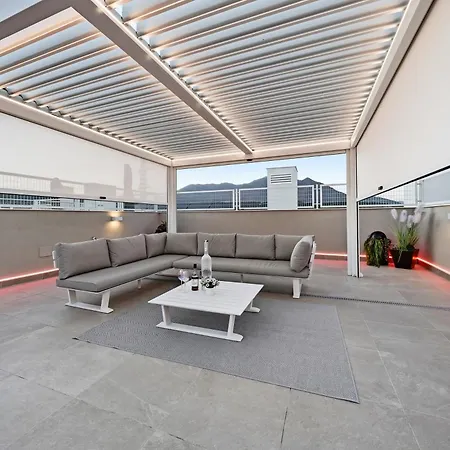 Sunny Golf - Luxury Penthouse - Rooftop Retreat Estepona