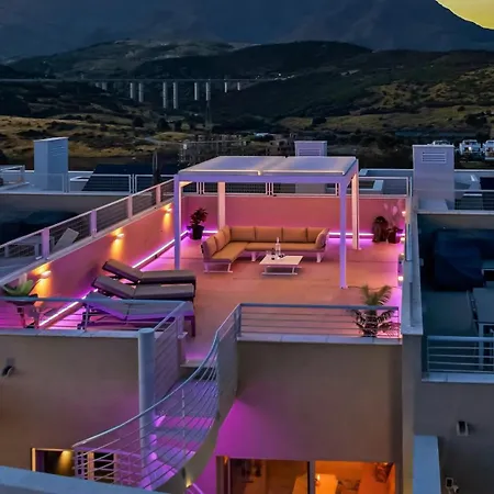 Sunny Golf - Luxury Penthouse - Rooftop Retreat Lejlighed