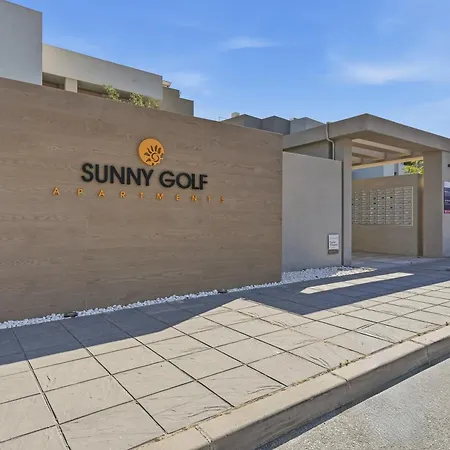 Lejlighed Sunny Golf - Luxury Penthouse - Rooftop Retreat *