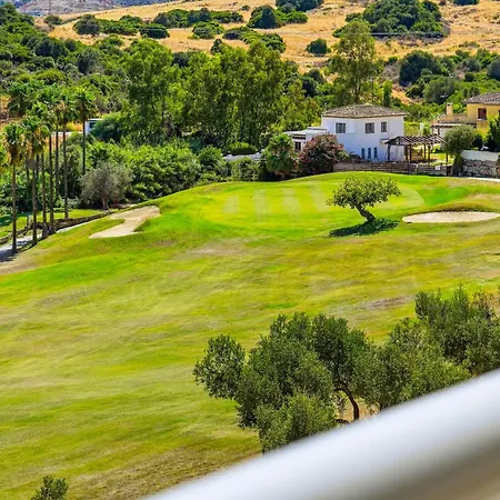 Sunny Golf - Luxury Penthouse - Rooftop Retreat *